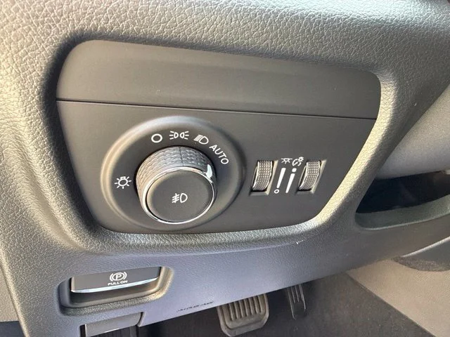New 2027 Gray Jeep Limited Reserve image 14