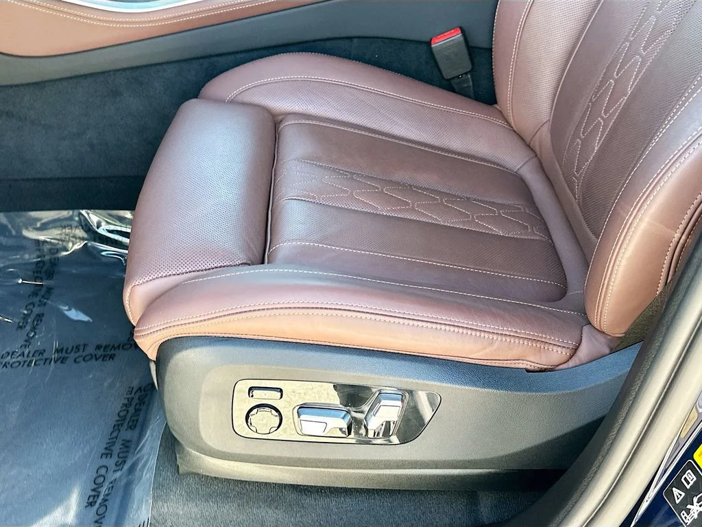 Used 2024 Blue BMW M60i image 17