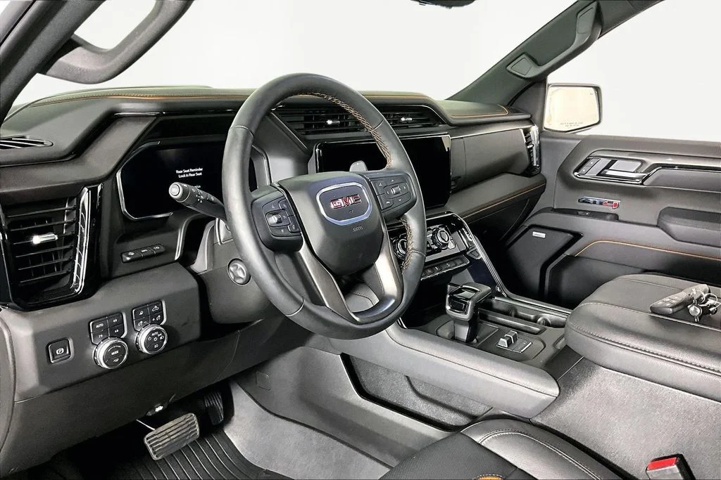 Used 2026 White GMC AT4 image 18