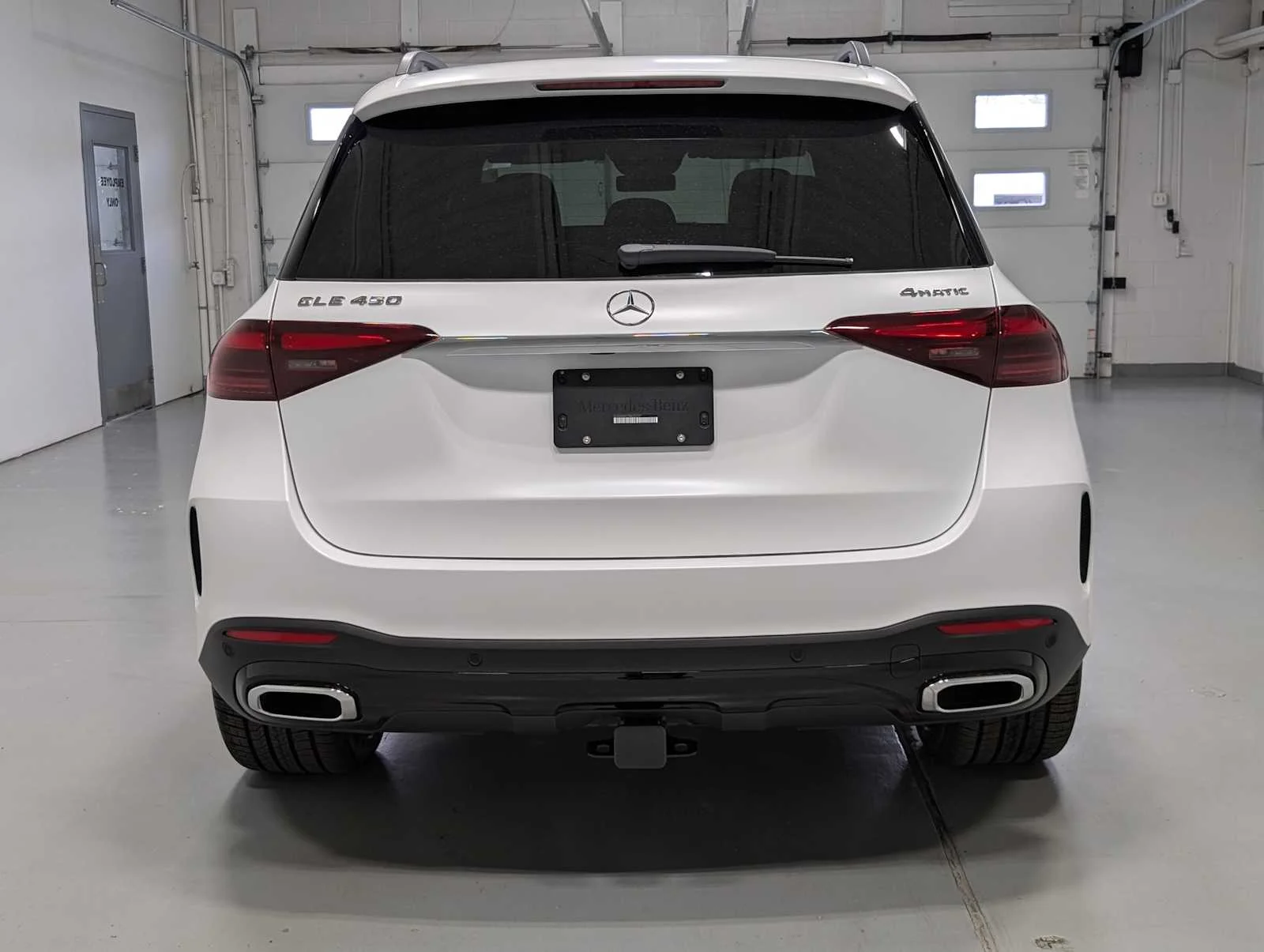 New 2026 MANUFAKTUR Moonlight White magno Mercedes-Benz GLE 450 image 5