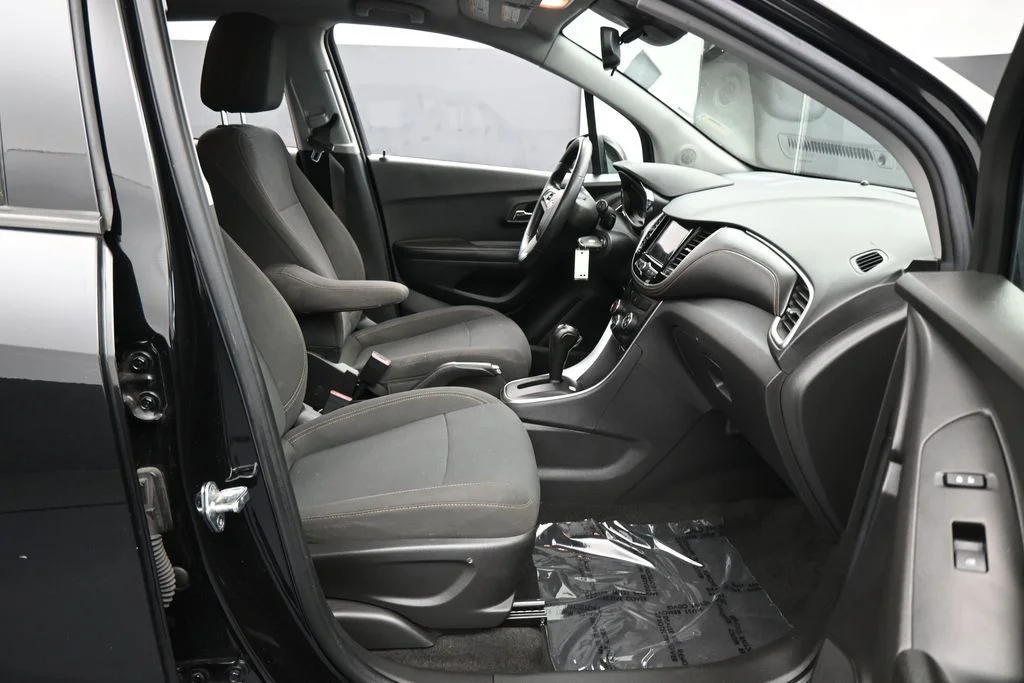 Used 2022 Mosaic Black Metallic Chevrolet LS image 34