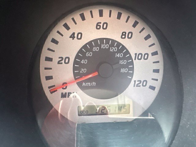 Used 2004 White Nissan XE image 15