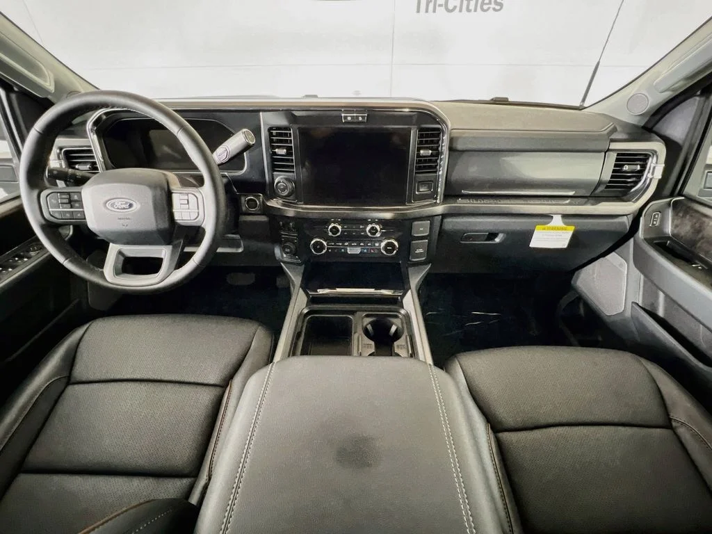 New 2026 Oxford White Ford Lariat image 7