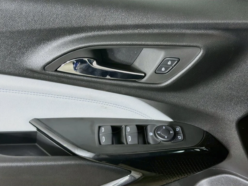 New 2026 Mosaic Black Metallic Chevrolet LT image 17
