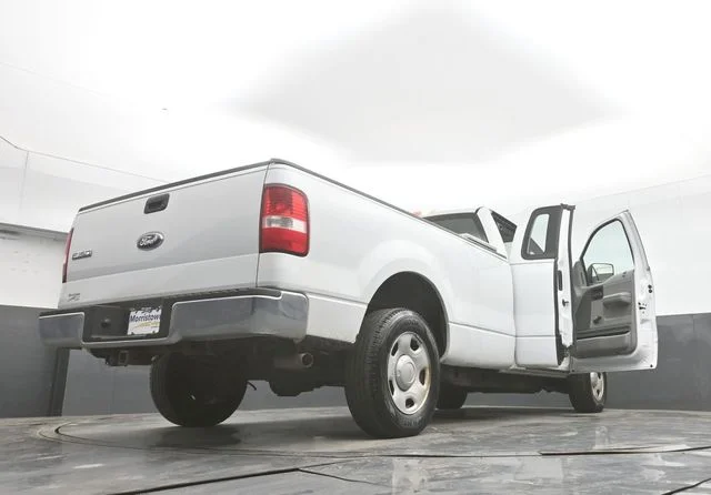 Used 2007 White Ford  image 48