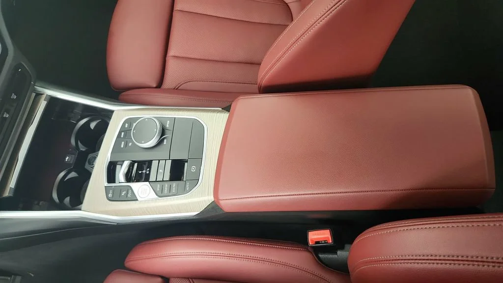 2025 BMW 3 Series 330i - Photo 19