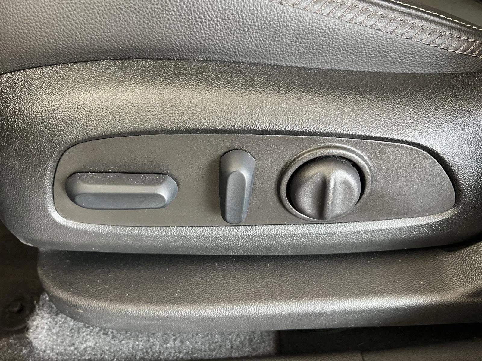 Used 2023 Deep Bronze Metallic GMC Denali image 7