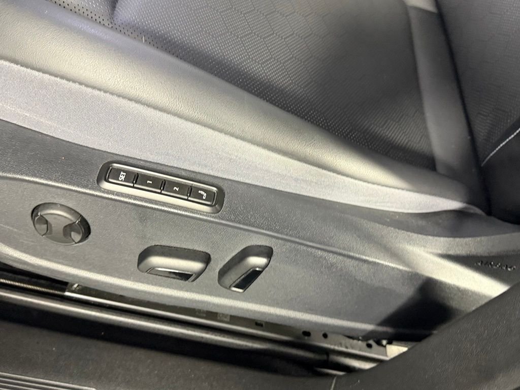 Used 2023 Gray Volkswagen Pro S image 23