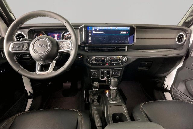 Used 2025 White Jeep Sahara image 4