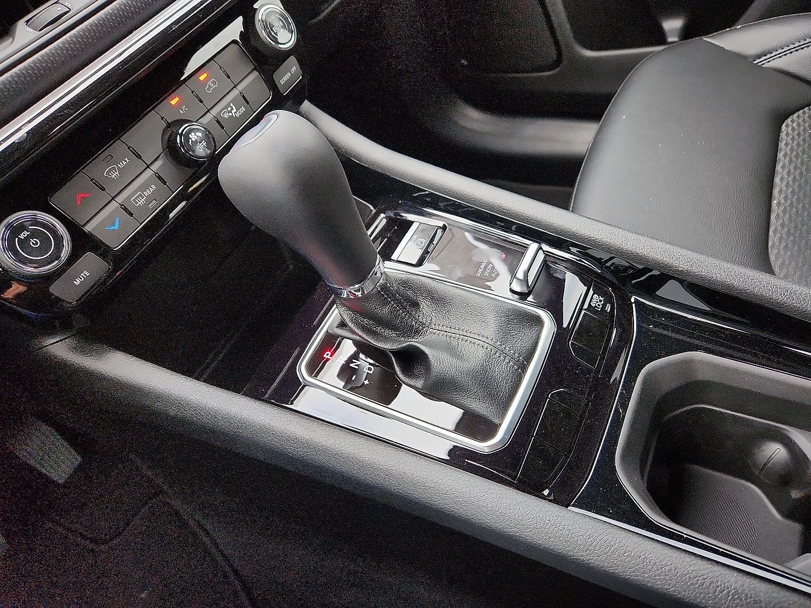 New 2026 Black Jeep LATITUDE ALTITUDE 4X4 image 20