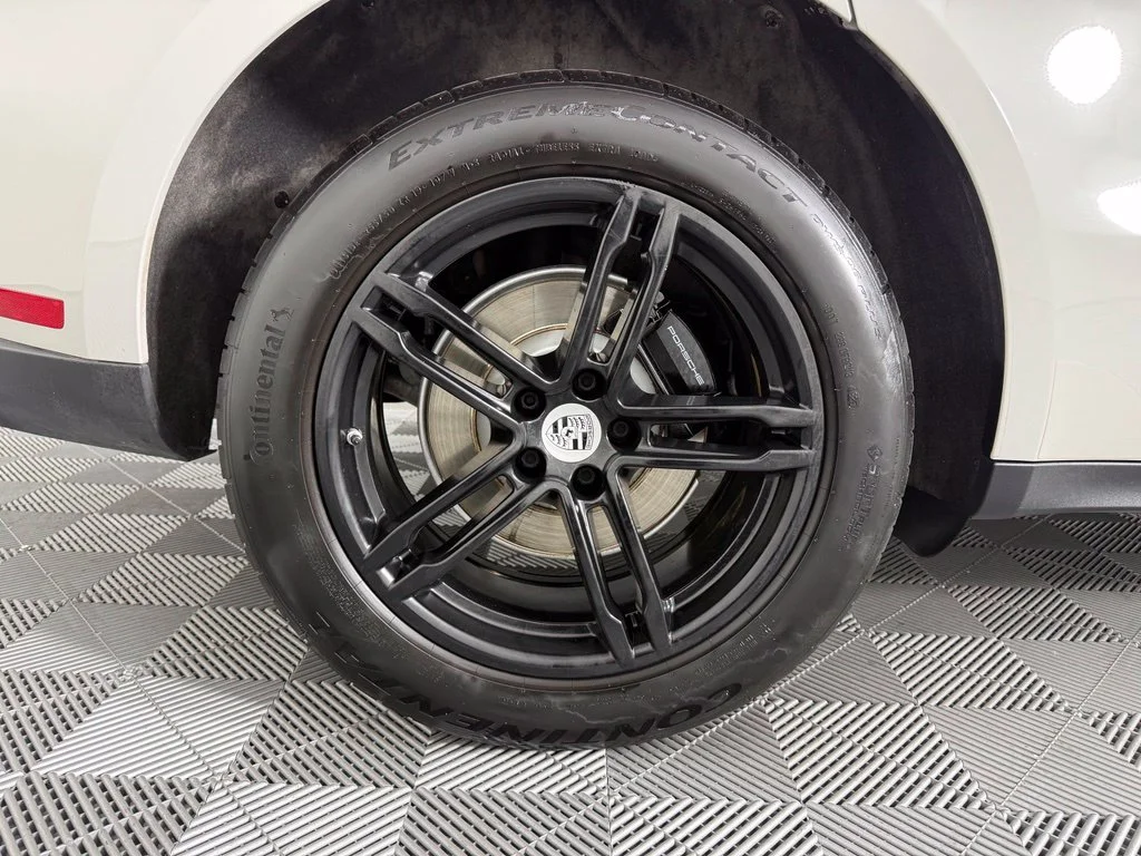 Certified Used 2022  Porsche  image 17