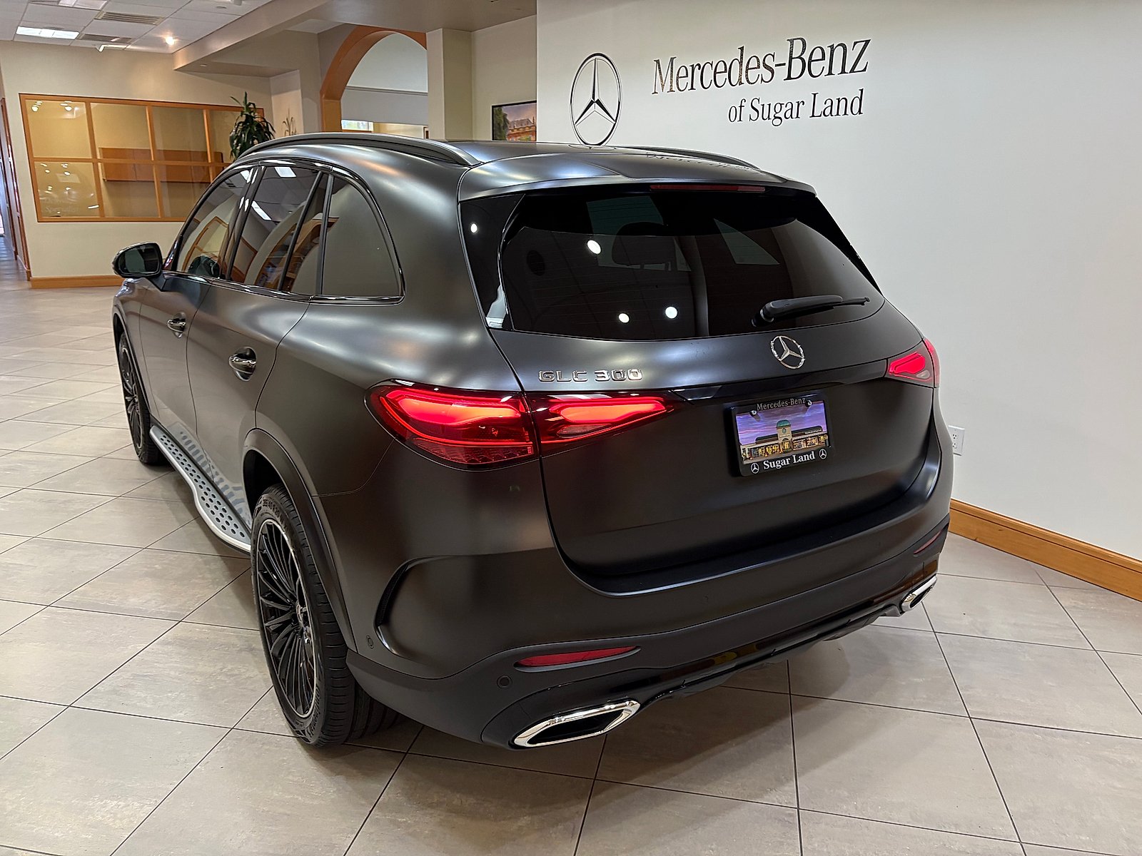 New 2027 MANUFAKTUR exclusive graphite grey magno Mercedes-Benz GLC 300 image 3