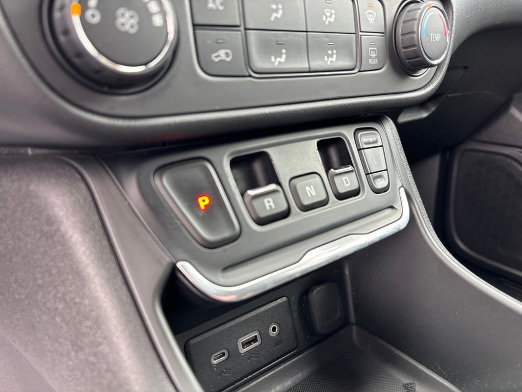 Used 2019 Gray GMC SLE image 18