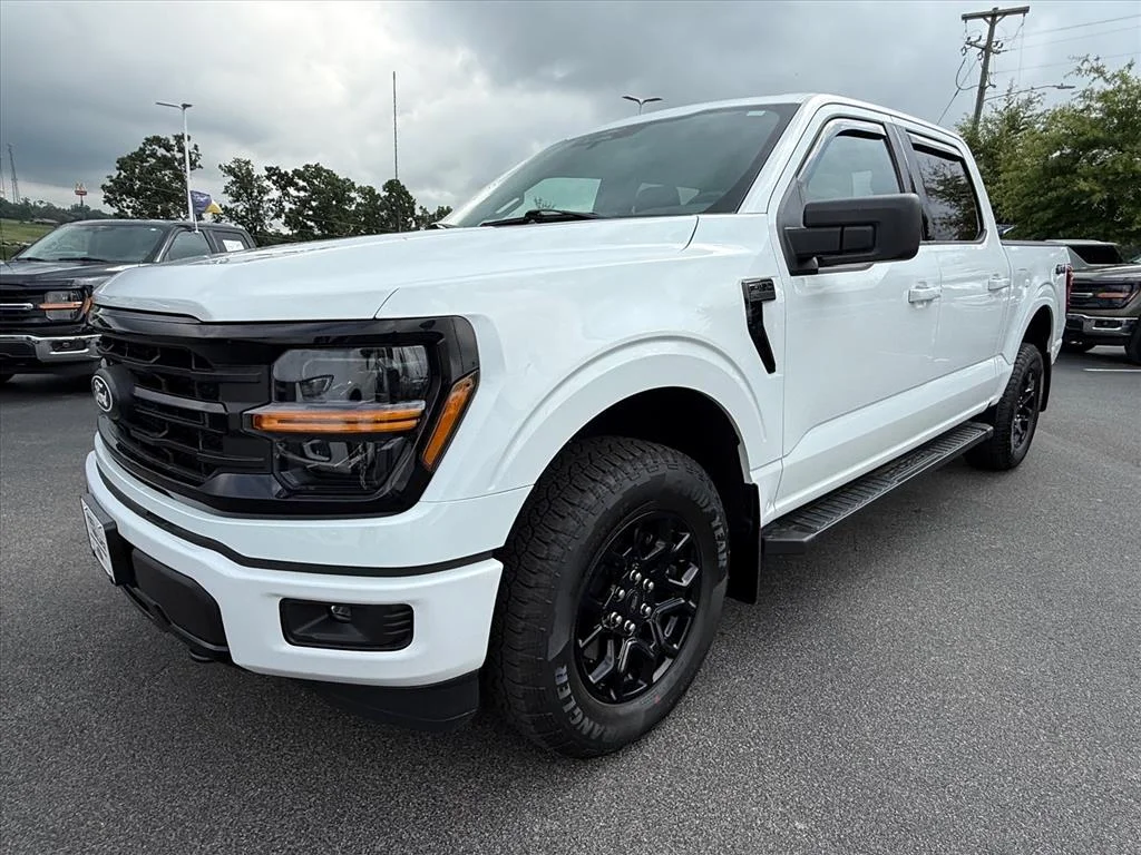 Used 2025 White Ford XLT image 4