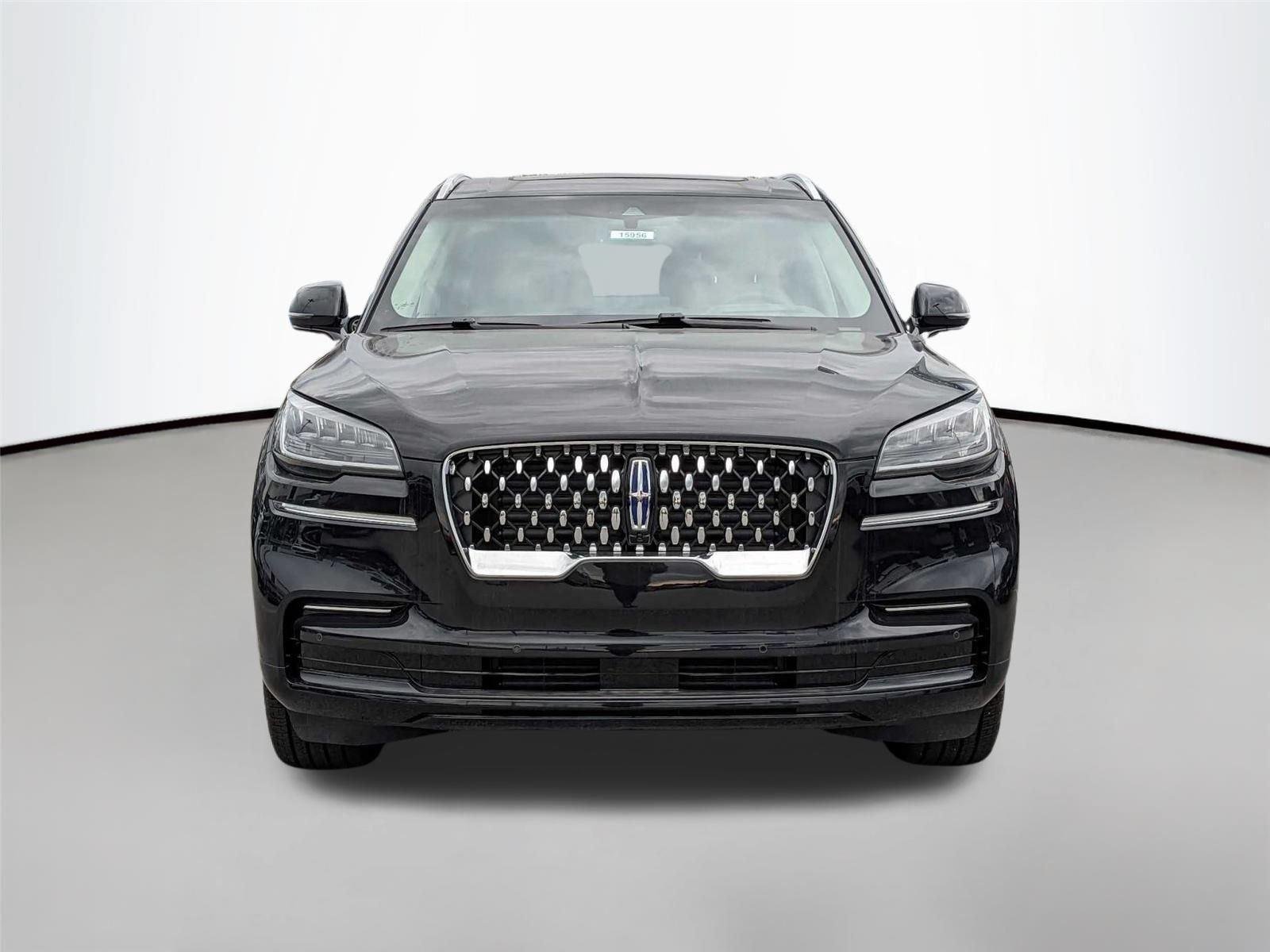 Used 2023 Infinite Black Metallic Lincoln Grand Touring image 2