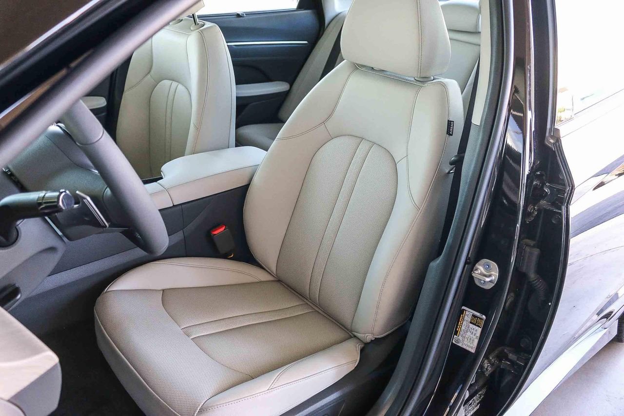 New 2025 Black Hyundai Limited image 23