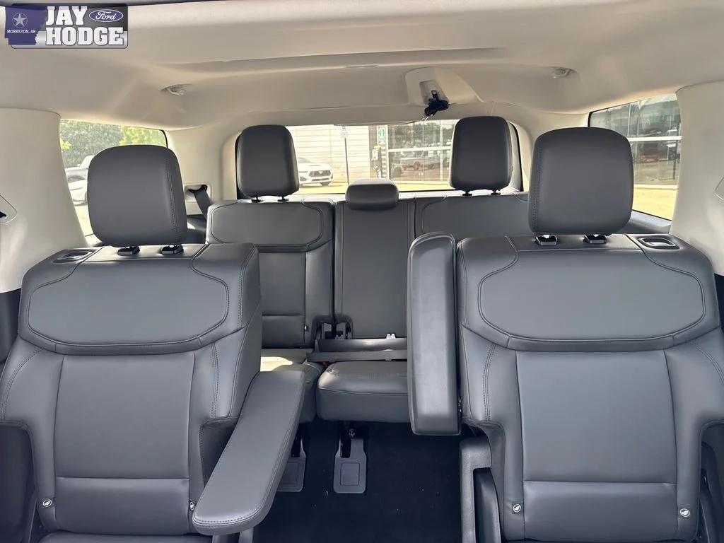 New 2026 Glacier Gray Metallic Tri-Coat Ford Active image 34