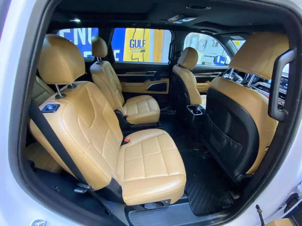 Used 2021 White Kia SX image 29