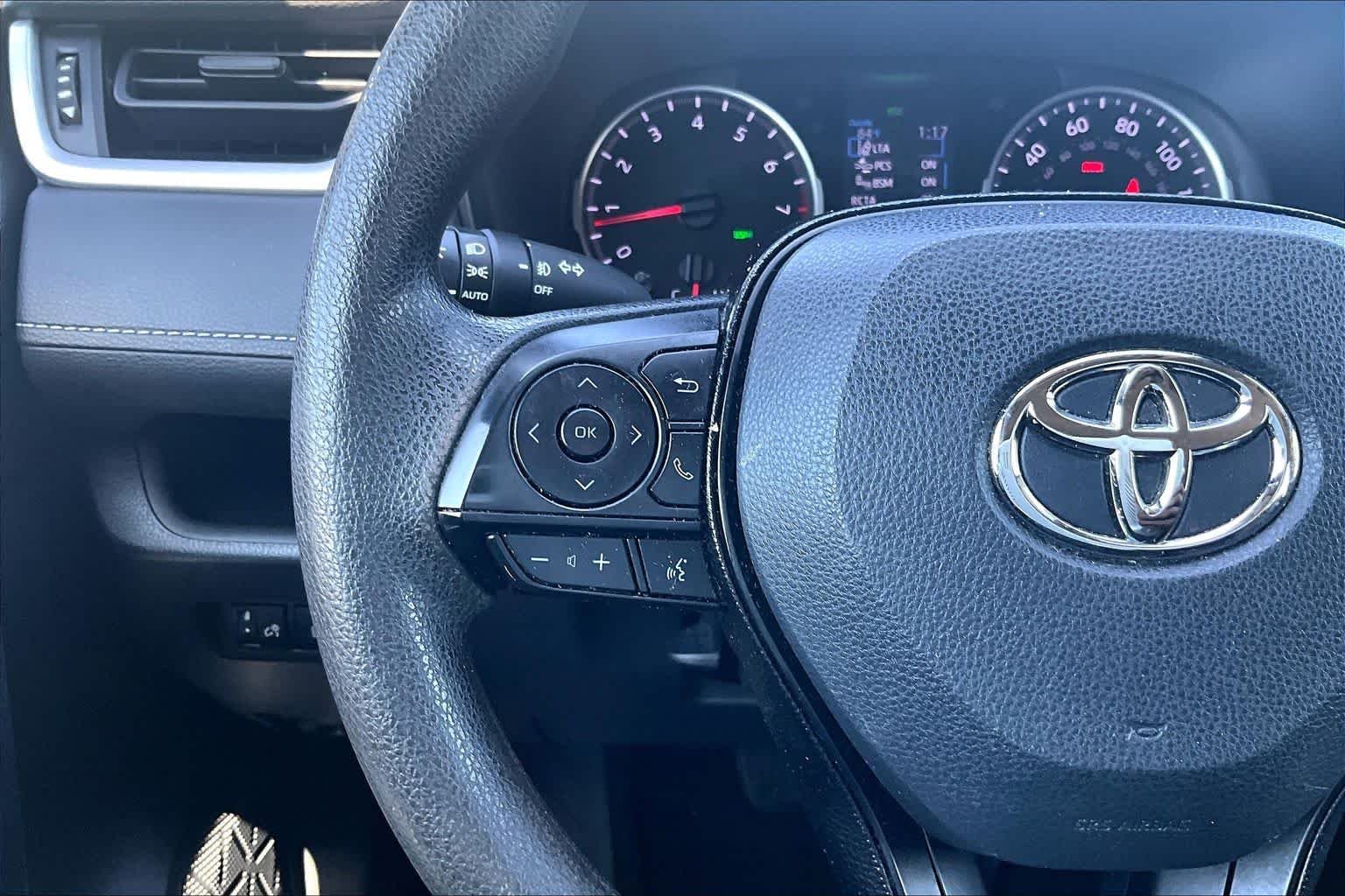 Used 2021 Ruby Flare Pearl Toyota XLE image 23