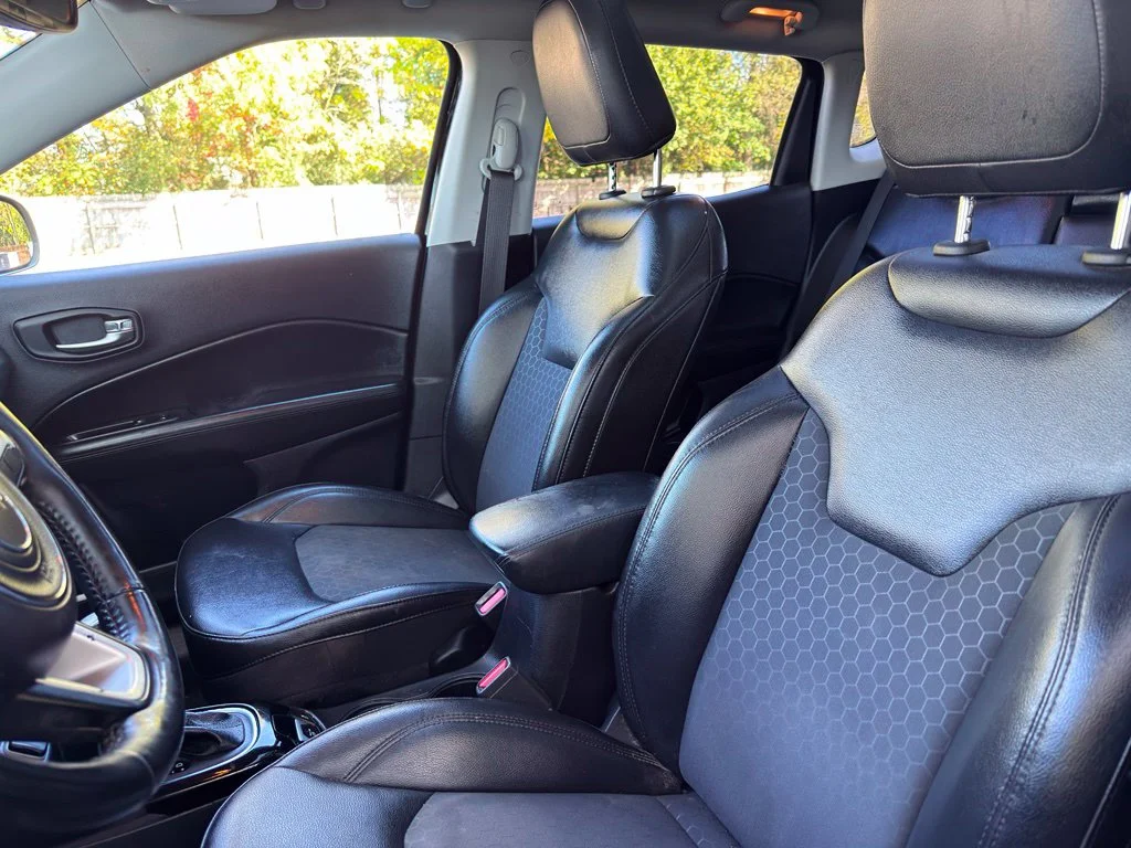 Used 2019 Black Jeep Latitude image 20