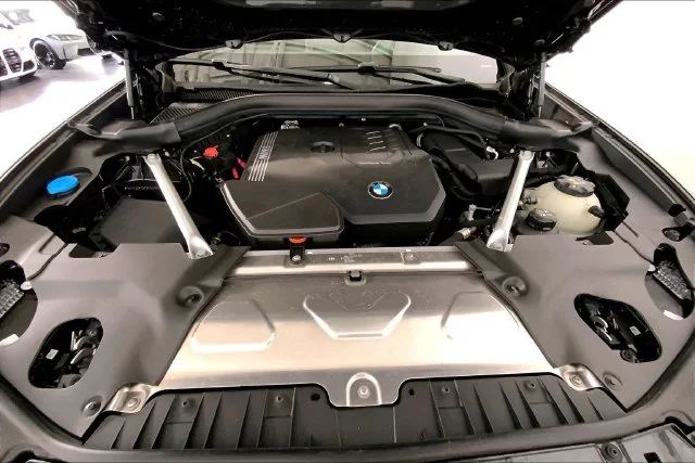 Used 2024 Gray BMW xDrive30i image 8