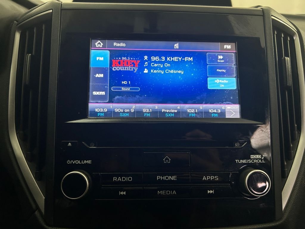 Used 2019 White Subaru 2.0i Premium image 11