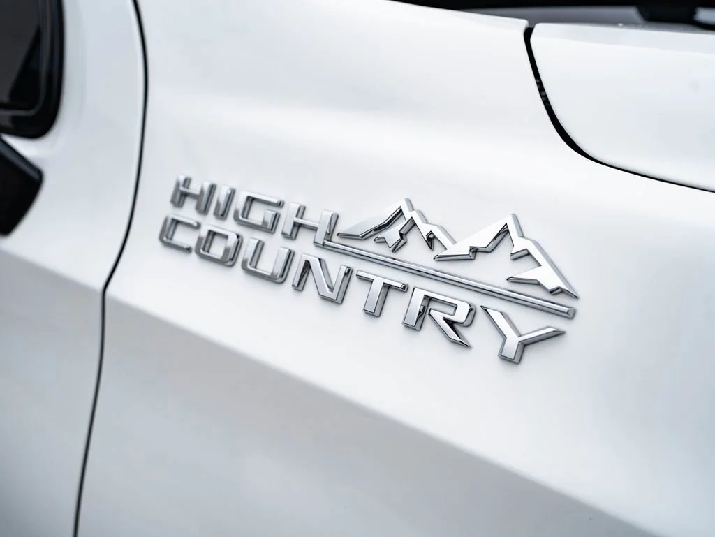 Used 2021 Summit White Chevrolet High Country image 19