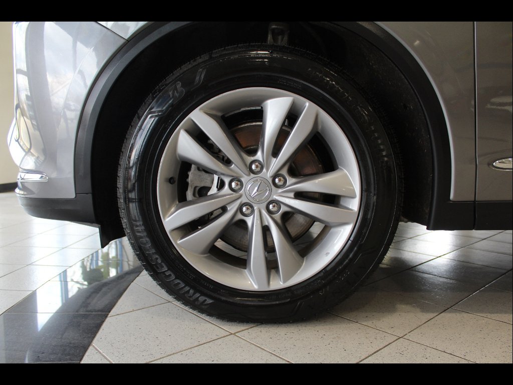 Used 2023 Liquid Carbon Metallic Acura SH-AWD image 9