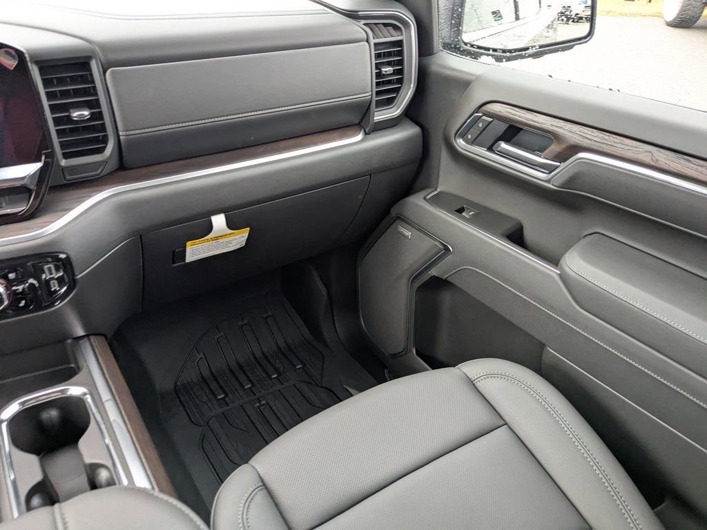 2026 GMC Sierra 1500 SLT - Photo 17
