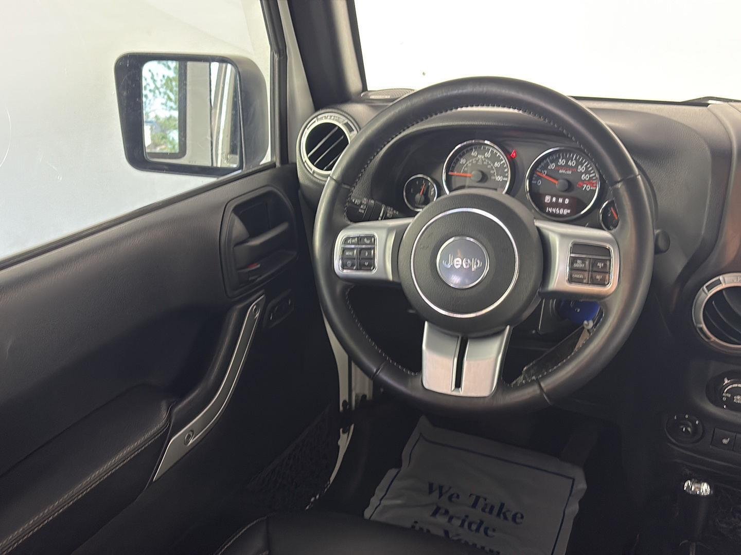 Used 2017 Bright White Clearcoat Jeep Rubicon Hard Rock image 15