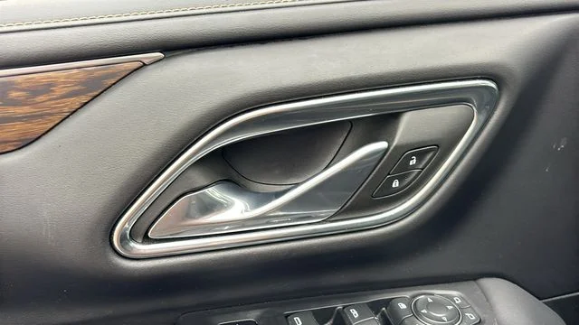 Used 2023 Gray Chevrolet Premier image 9