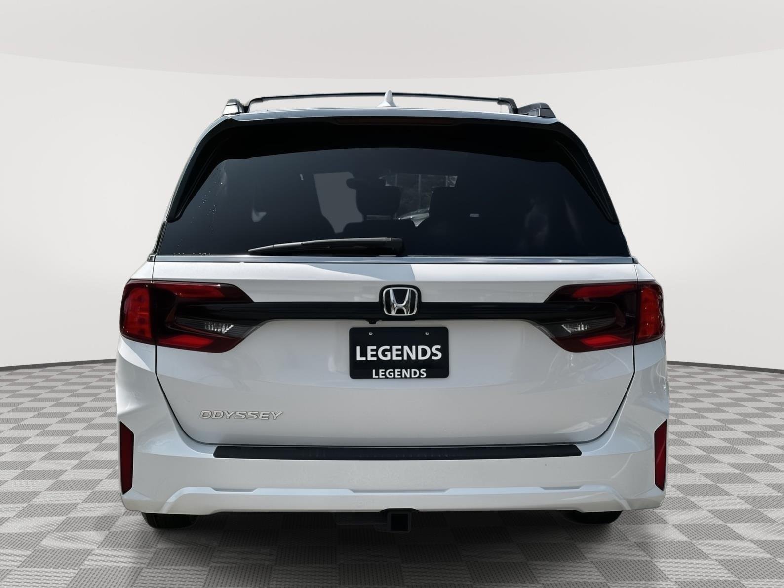 Used 2026 Platinum White Pearl Honda EX-L image 4