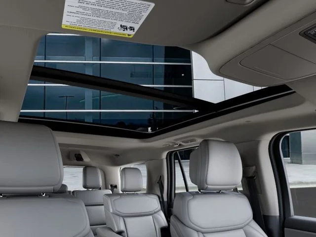 New 2027 Star White Metallic Tri-Coat Ford Active image 22