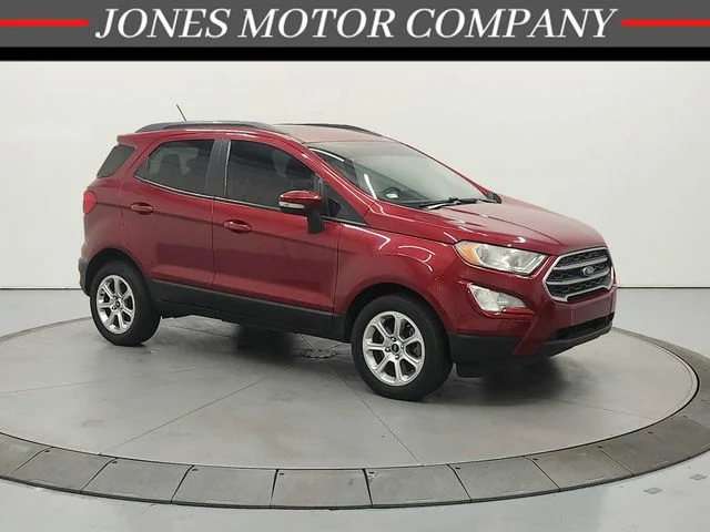 Used 2020 Red Ford SE image 1