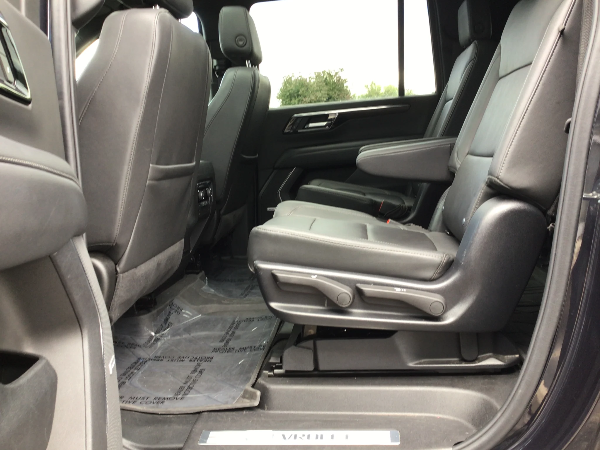 Used 2025 Dark Ash Metallic Chevrolet Z71 image 9