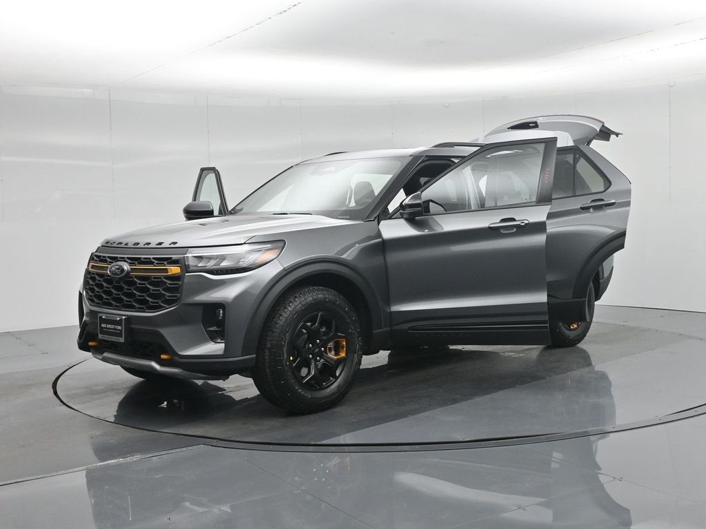 New 2026 Carbonized Gray Metallic Ford Tremor image 37
