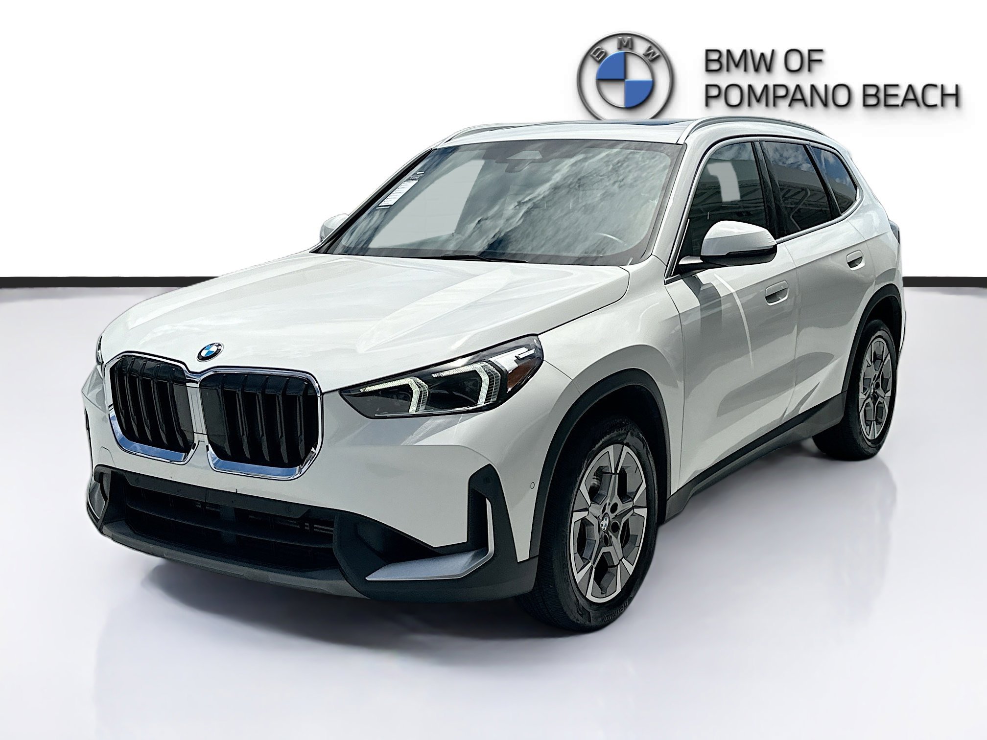 Used 2023 Alpine White BMW xDrive28i image 3