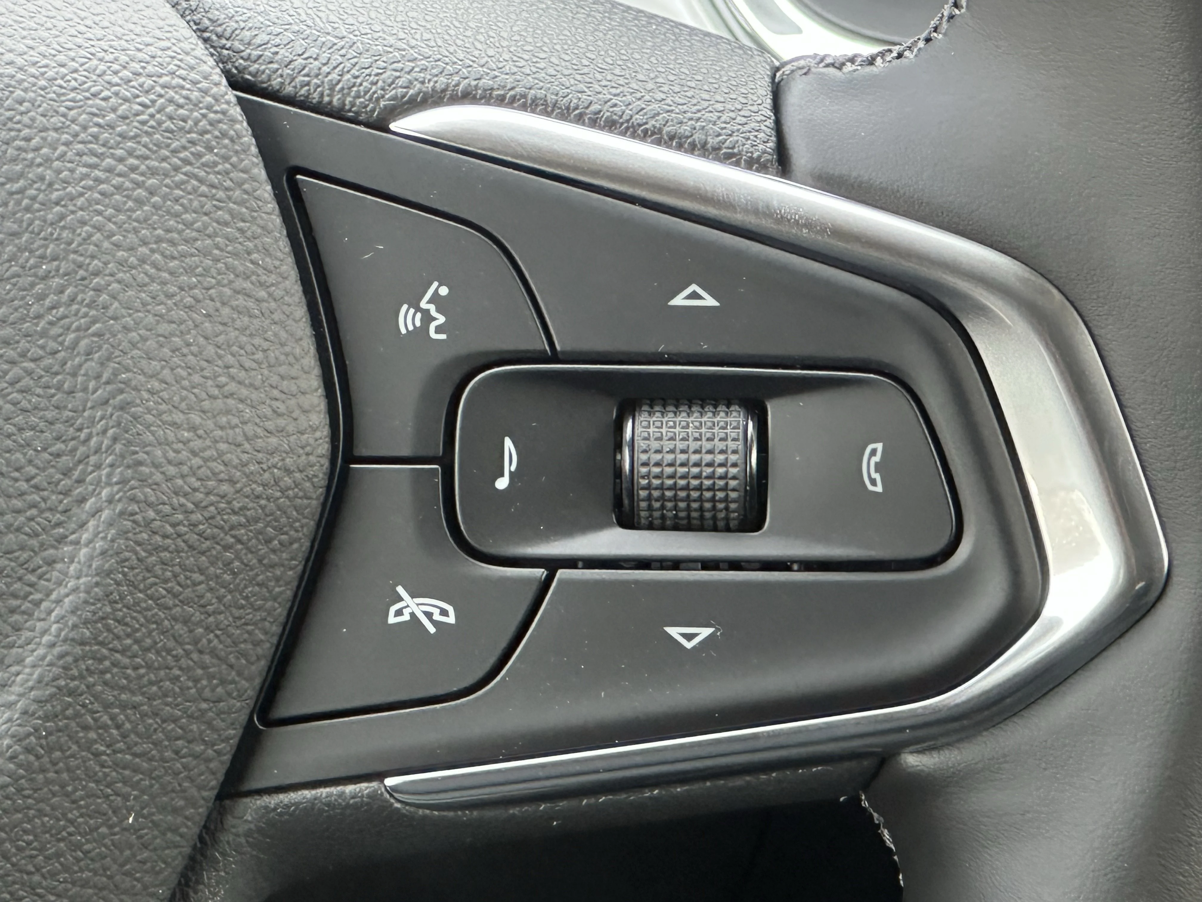New 2026 Summit White Chevrolet LT image 11