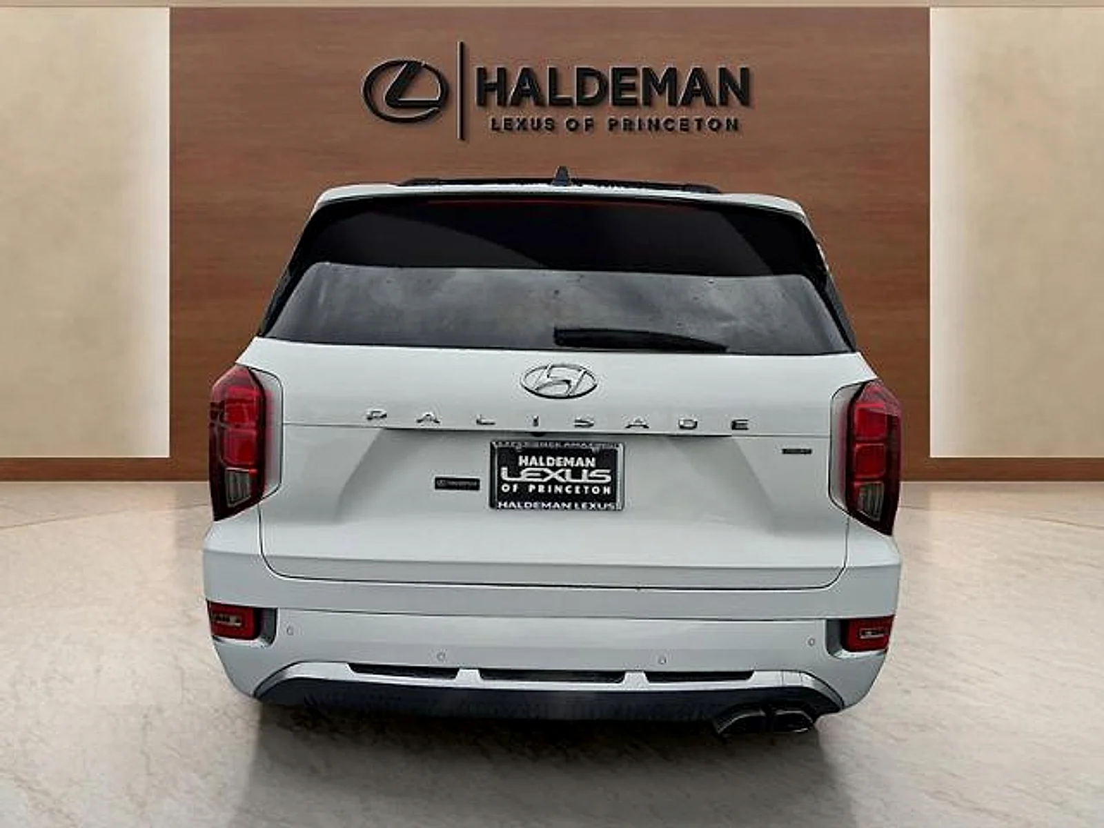 Used 2021 Hyper White Hyundai Calligraphy image 5