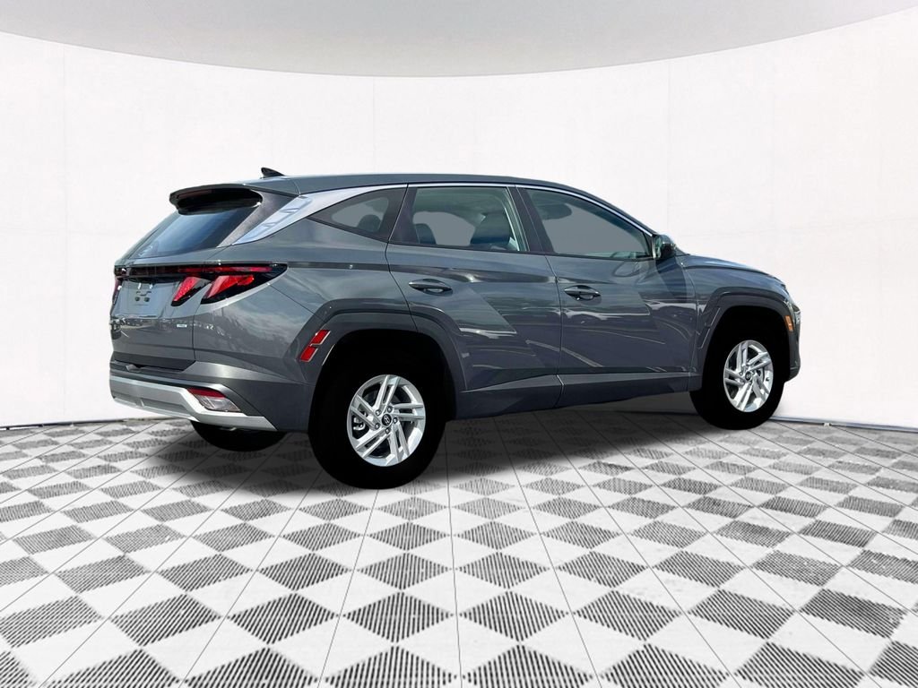 2025 Hyundai Tucson SE - Photo 13
