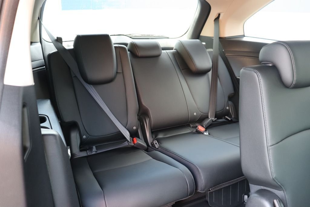 Used 2026 Modern Steel Metallic Honda EX-L image 15