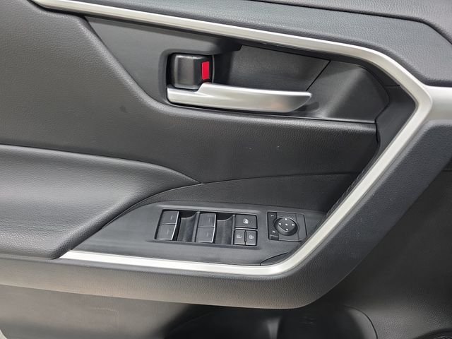Used 2025 White Toyota XLE image 28
