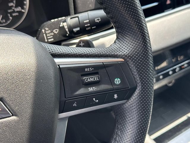 Used 2024  Mitsubishi SE image 29
