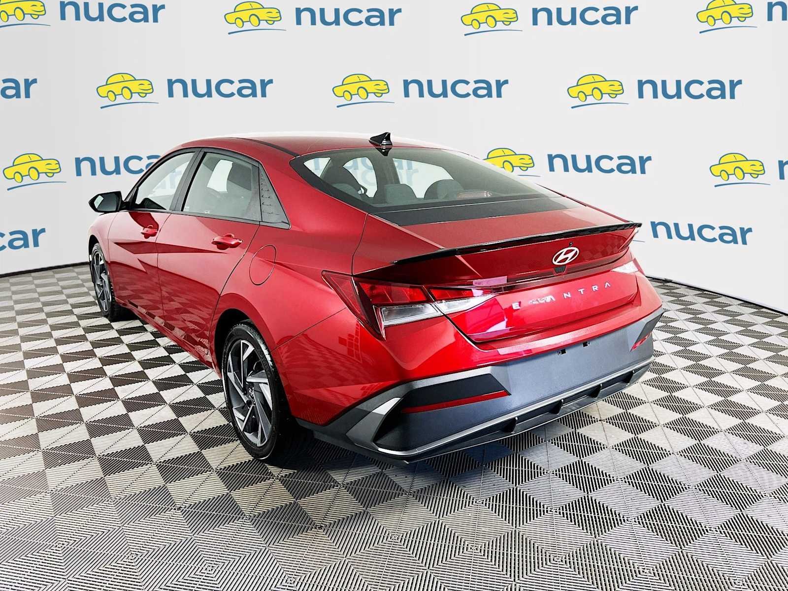 Used 2025 Ultimate Red Hyundai SEL Sport image 5