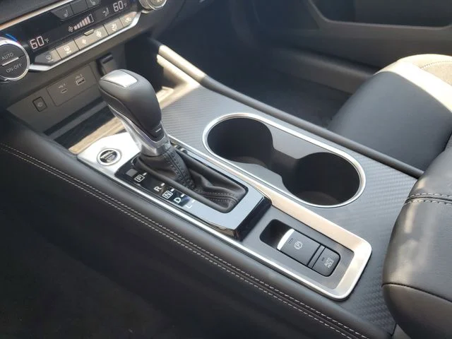 2025 Nissan Altima SV - Photo 8