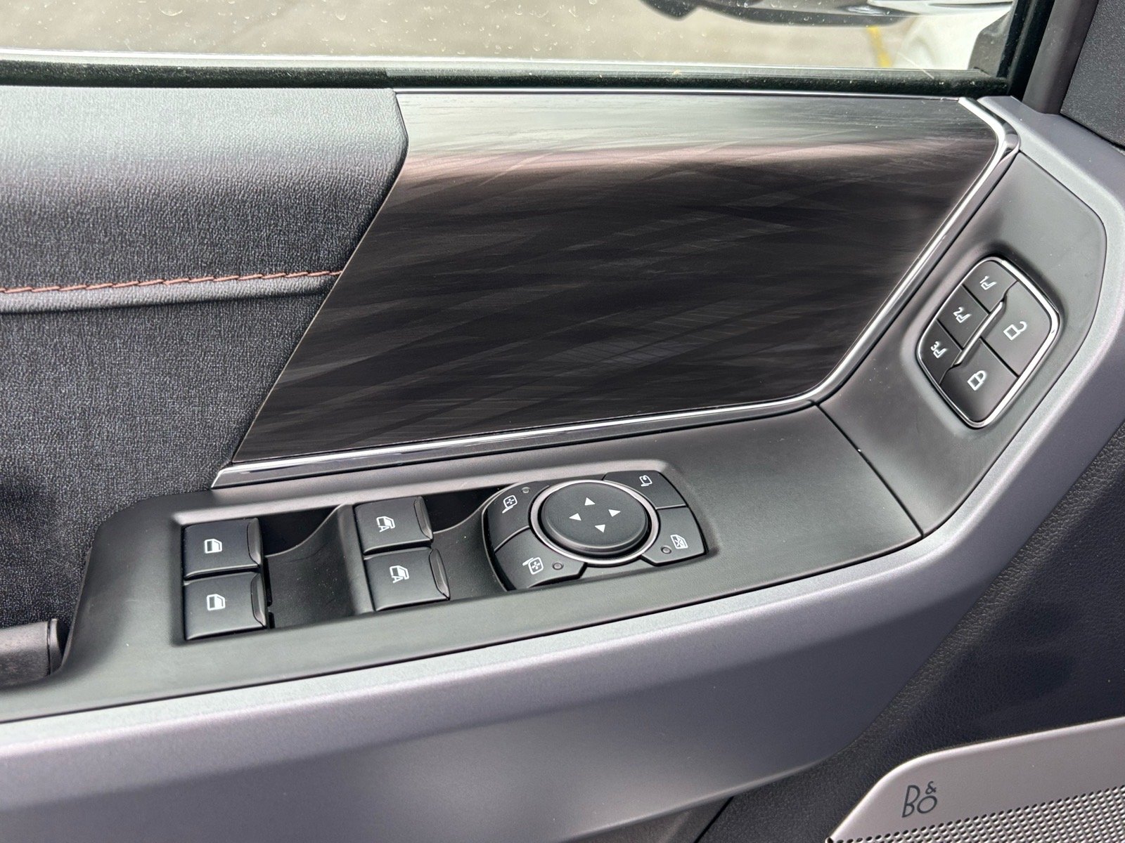 New 2026 Star White Metallic Tri-Coat Ford Lariat® image 9