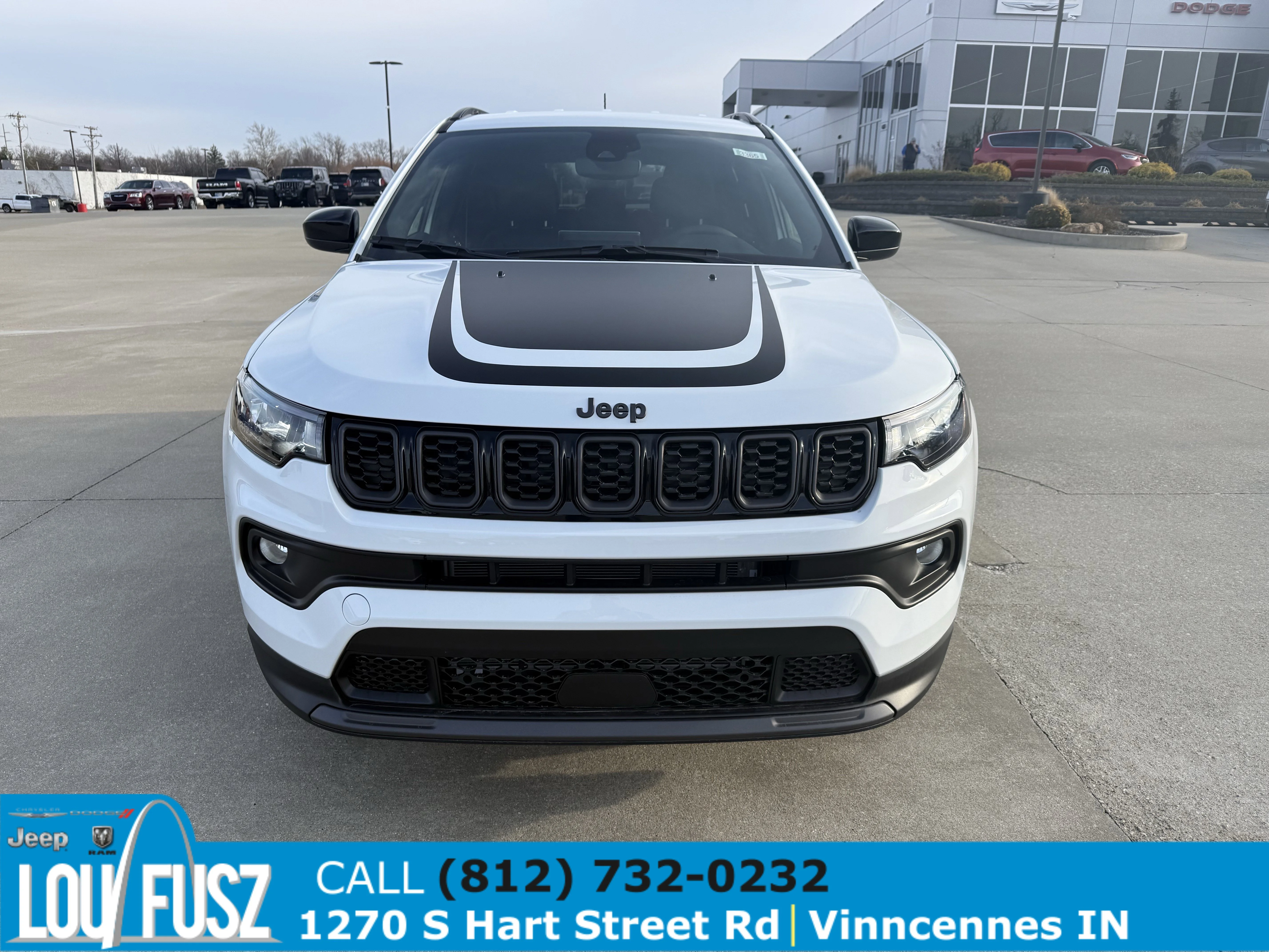 New 2026 Bright White Clear-Coat Exterior Paint Jeep Latitude Altitude image 2
