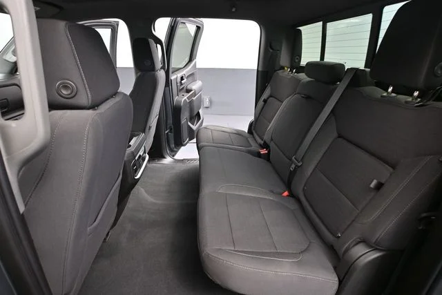 Used 2021 Silver GMC Elevation image 31
