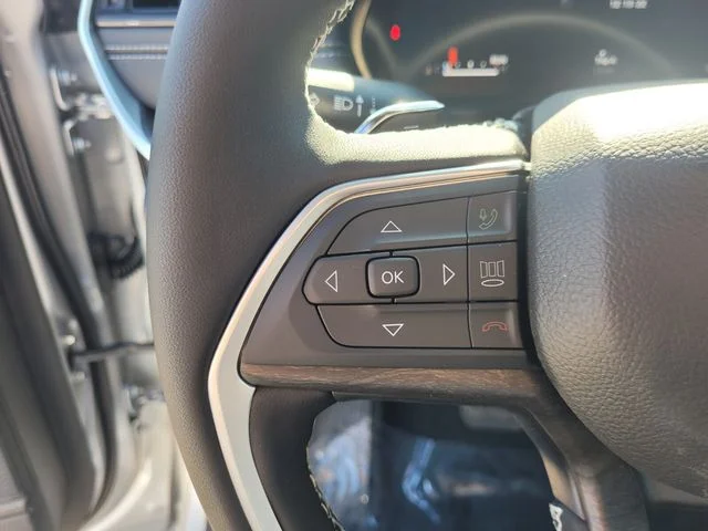 New 2026 Silver Zynith Exterior Paint Jeep Altitude image 28