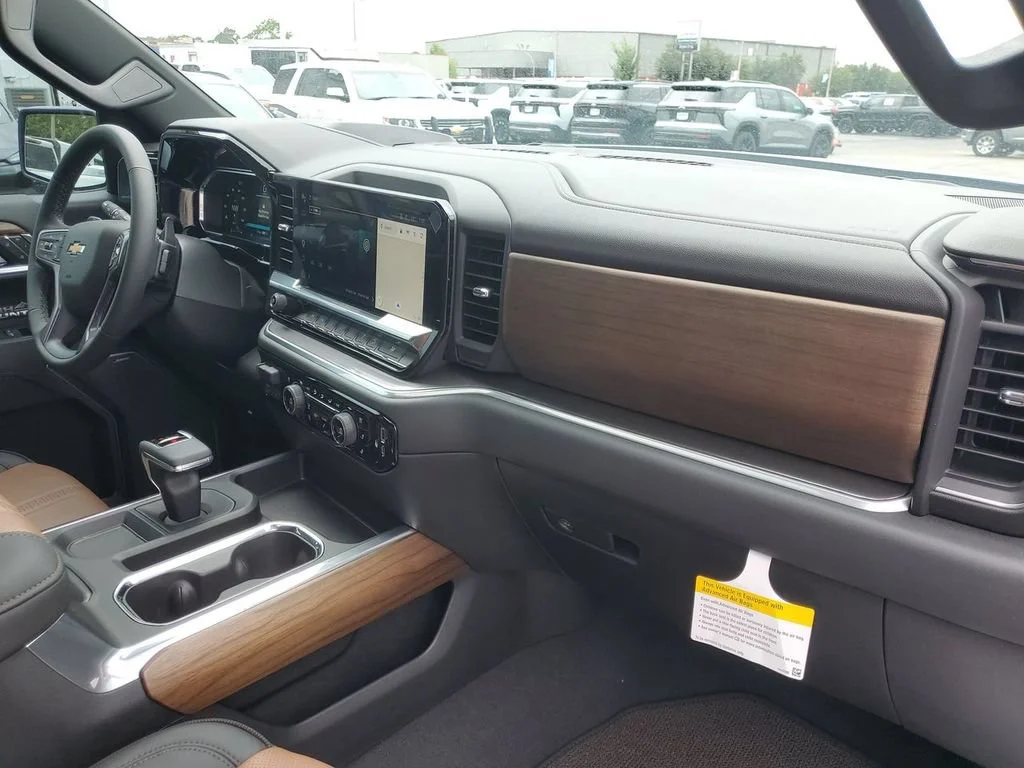New 2026 Polar White Tricoat Chevrolet High Country image 35